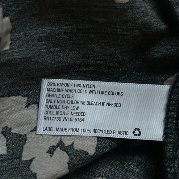 A New Day Dress Medium - Picture 4 of 4